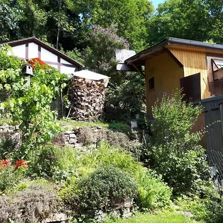 Eine Gemuetliche Ferienwohnung Mit Garten Bad Karlshafen Exterior photo