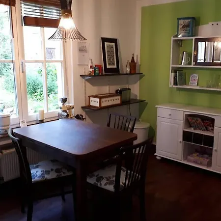 Eine Gemuetliche Ferienwohnung Mit Garten Bad Karlshafen Exterior photo