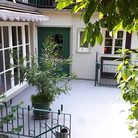 Eine Gemuetliche Ferienwohnung Mit Garten Bad Karlshafen Exterior photo