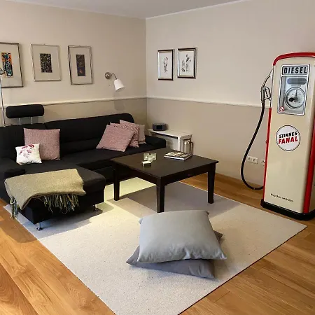 Eine Gemuetliche Ferienwohnung Mit Garten Bad Karlshafen Exterior photo